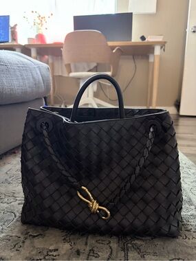 Bottega Veneta Andiamo- Medium-Brown